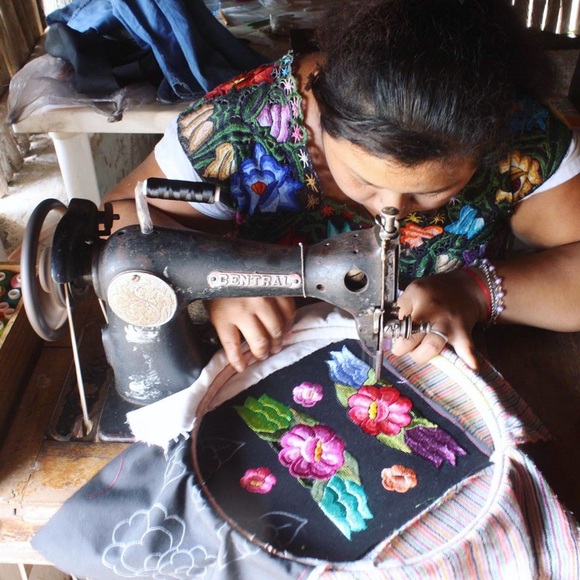 Mexican Embroidered Espadrilles. - Picture 9 of 10